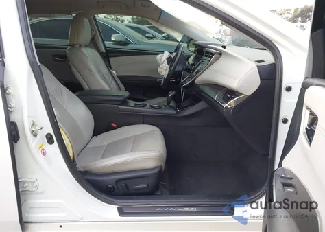 2017 Toyota Avalon Limited z USA, uszkodzony, nr VIN 4T1BK1EB1HU243884